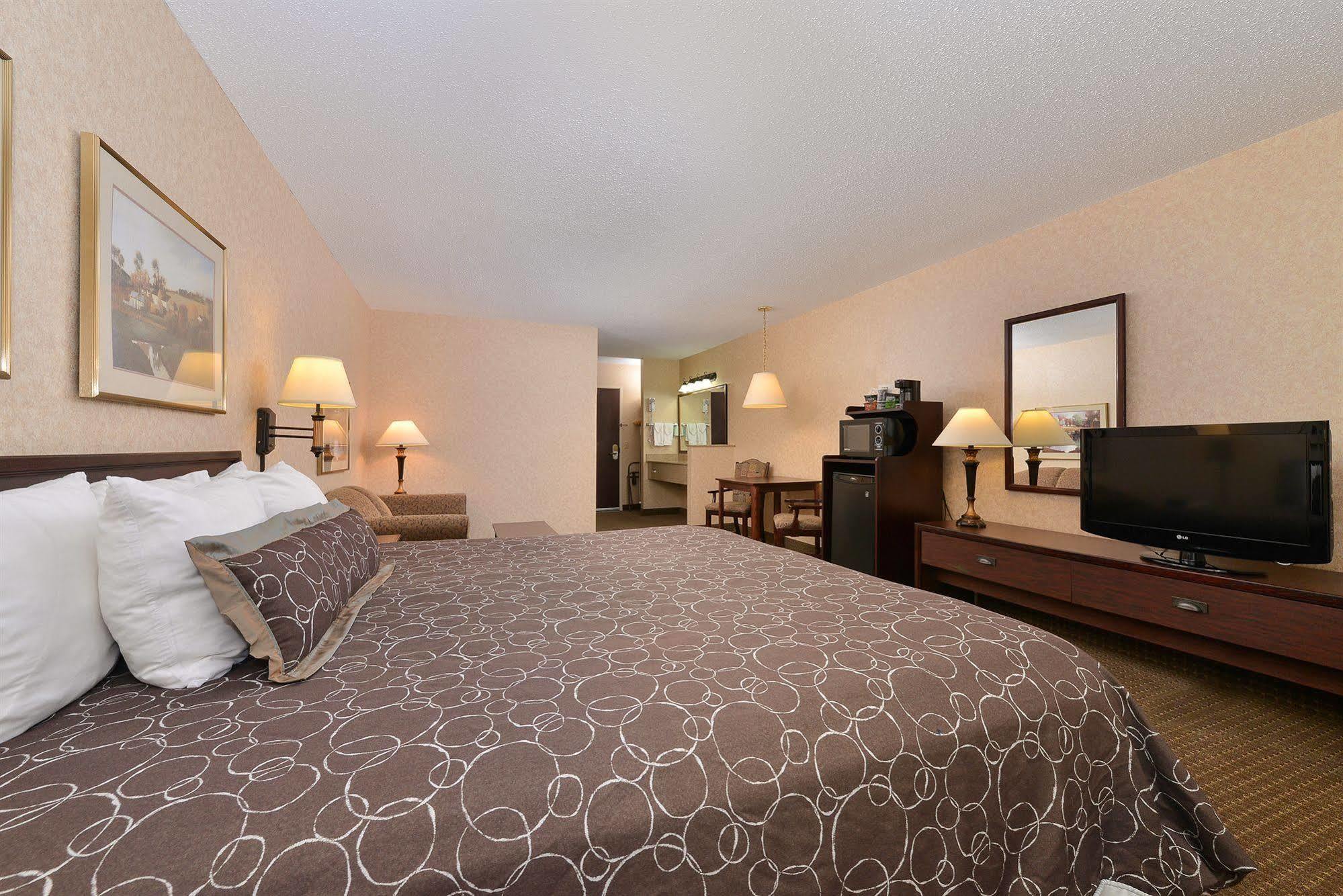 Kelly Inn 13Th Avenue Фарго Экстерьер фото